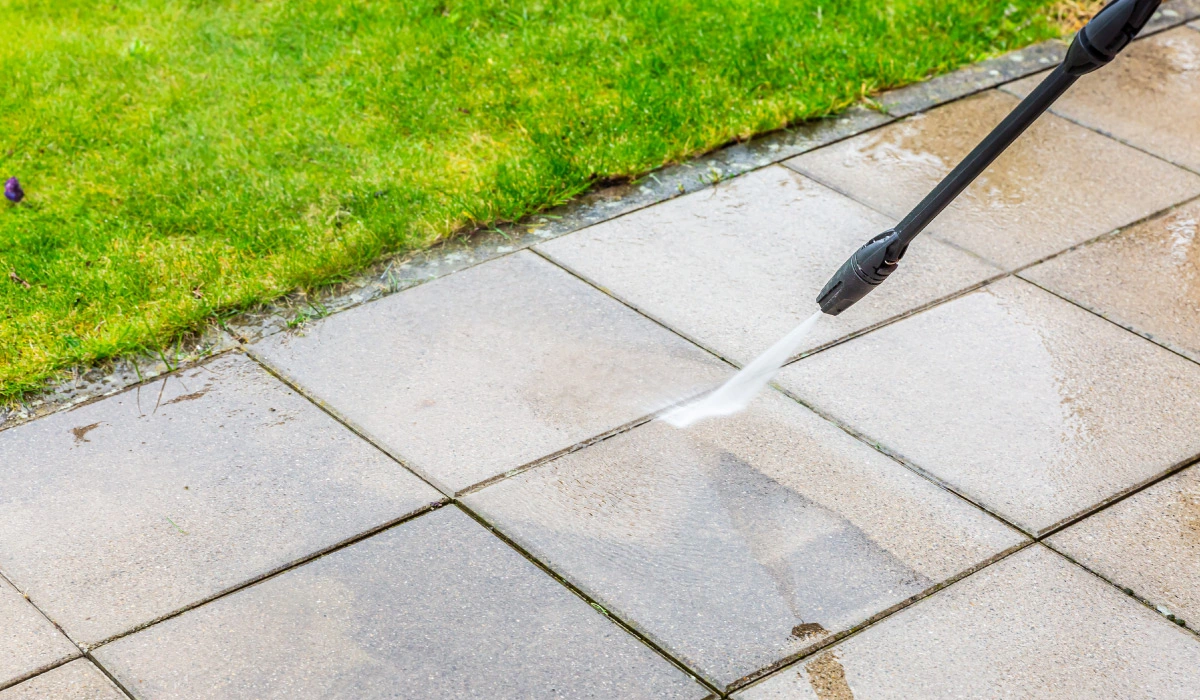 nettoyage terrasses allées dans les Landes